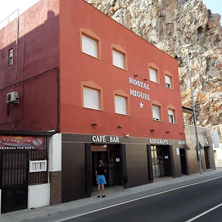 Hostal Miguel Calahonda Exterior foto